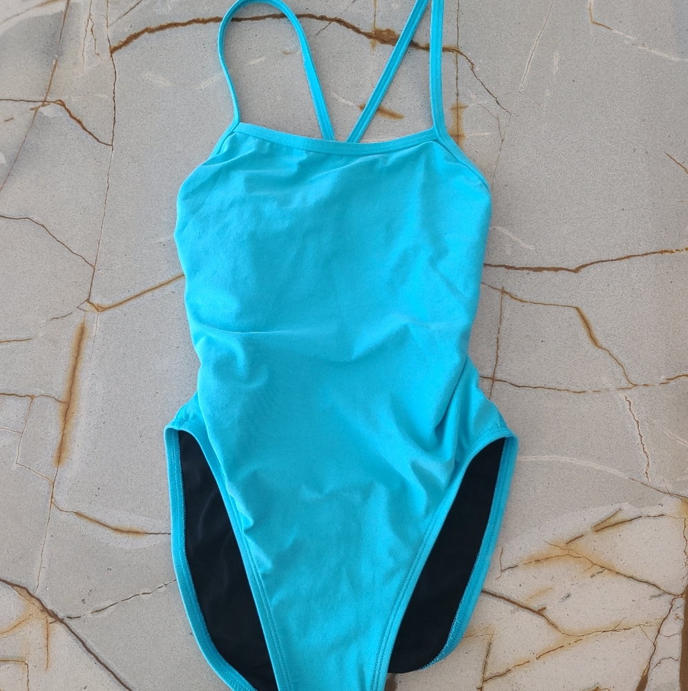 Jolyn Melbin Onepiece Practice Suit Size 30 in Hawaii Blue
